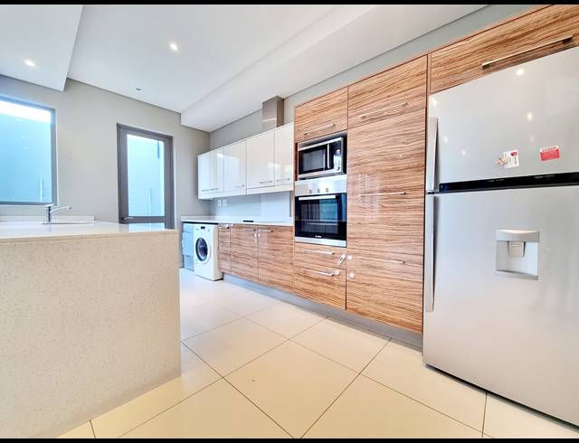 3 BEDROOM DUPLEX TO LET IN OAKLANDS